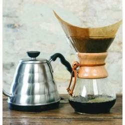 Préparez jusqu’à 8 tasses de café avec la Chemex : style, pureté et goût incomparable.